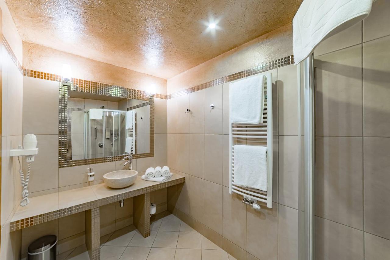 Burkaty Hotel Białka